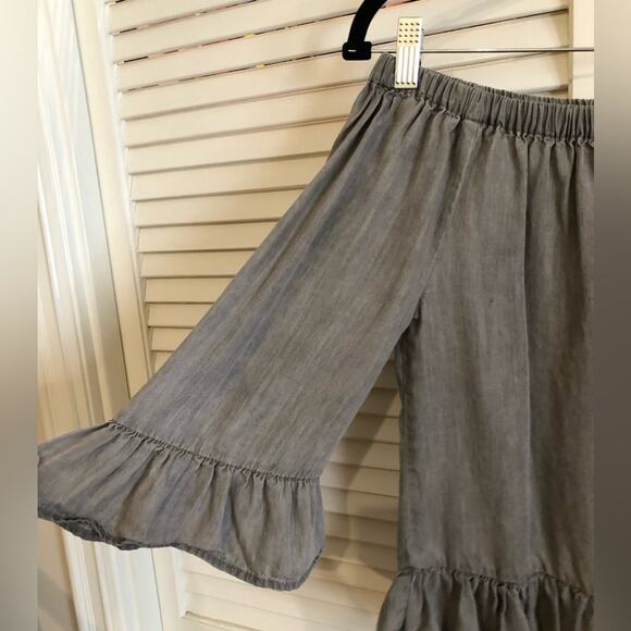 Jane & Delancey Grey Off the Shoulder Ruffle Blouse - Picture 6 of 9